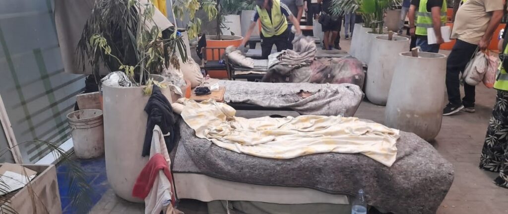Costanera Norte: desalojaron a 19 personas que dormían dentro del Aeroparque Metropolitano Jorge Newbery
