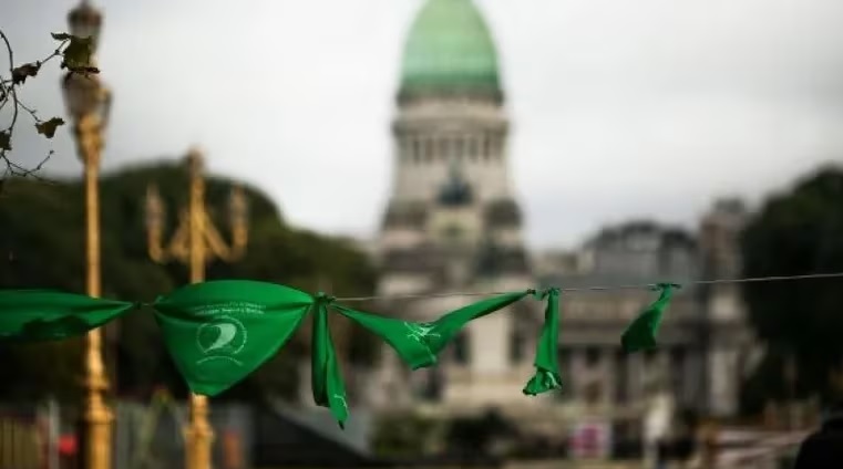En La Libertad Avanza se presentó un proyecto para derogar la ley IVE: aseguran que fue a título personal de una diputada