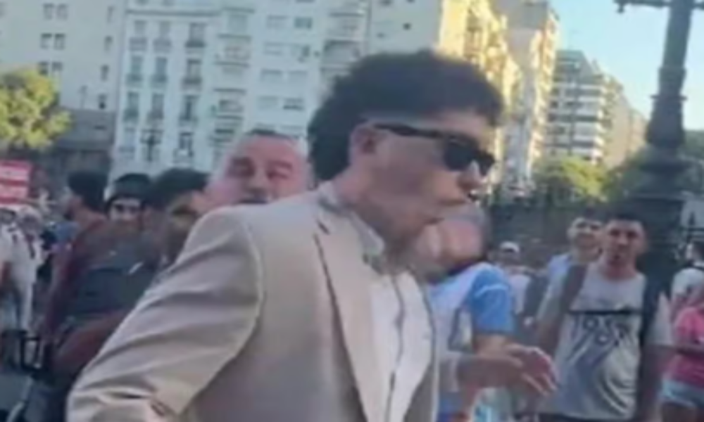 Yamil Santoro patrocinará al militante libertario golpeado frente al Congreso