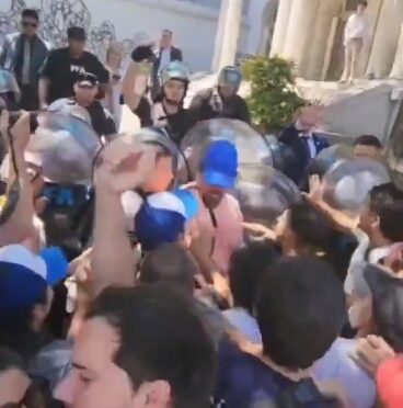 Retiro: incidentes en la puerta del Ministerio de Capital Humano