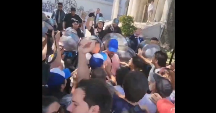 Retiro: incidentes en la puerta del Ministerio de Capital Humano