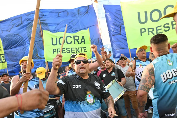 CABA: seccional de Uocra marcha  a Secretaría de Trabajo por 300 despidos y suspensiones