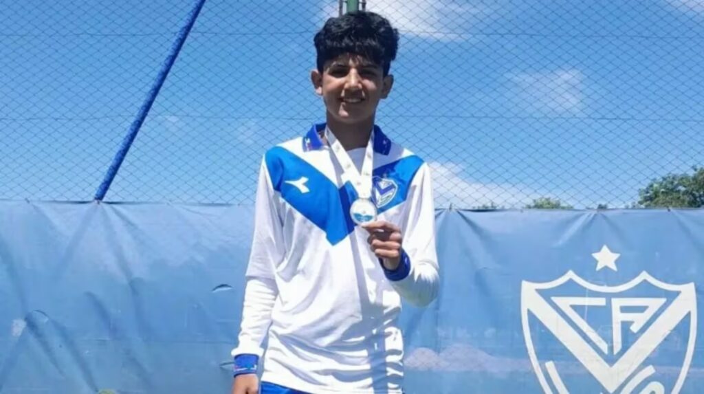 Un jugador de Vélez de 14 años murió en una clínica de Caballito “por un severo cuadro infectológico”