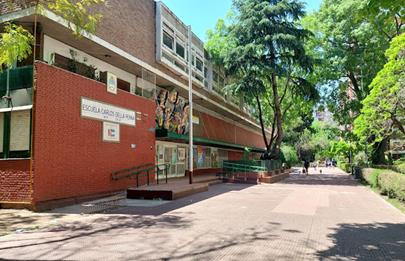 Hecho de violencia frente a una escuela en La Boca