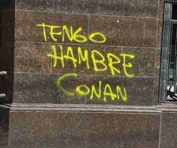 Pintaron un grafiti sobre Conan en Corrientes y Agüero y se volvió viral en redes