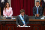 El presidente anuló el decreto que aumentaba un 48% los sueldos de su gabinete y el suyo