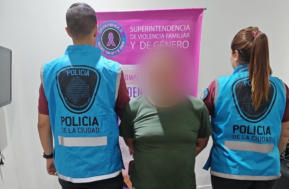 Rescatan a una mujer encerrada durante un año en Belgrano