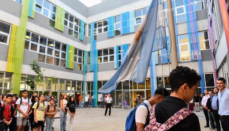 Más de 196.000 estudiantes secundarios iniciaron las clases en CABA