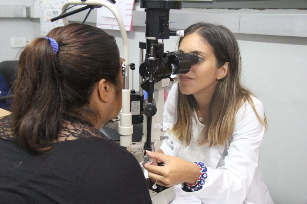 Servicios de oftalmología gratuitos en hospitales públicos por la Campaña Nacional de Detección del Glaucoma