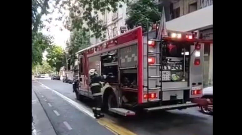 Una persona murió durante un incendio en Recoleta