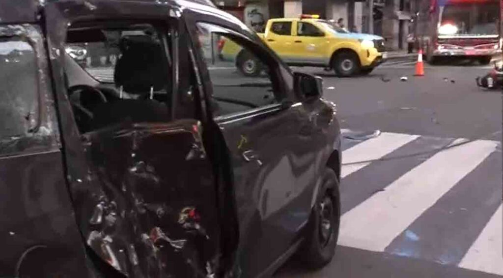 Terrible choque en Corrientes y Medrano