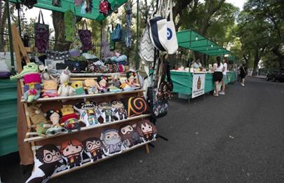 Plaza Colombia el nuevo destino de la Feria de Emprendedores de Barracas