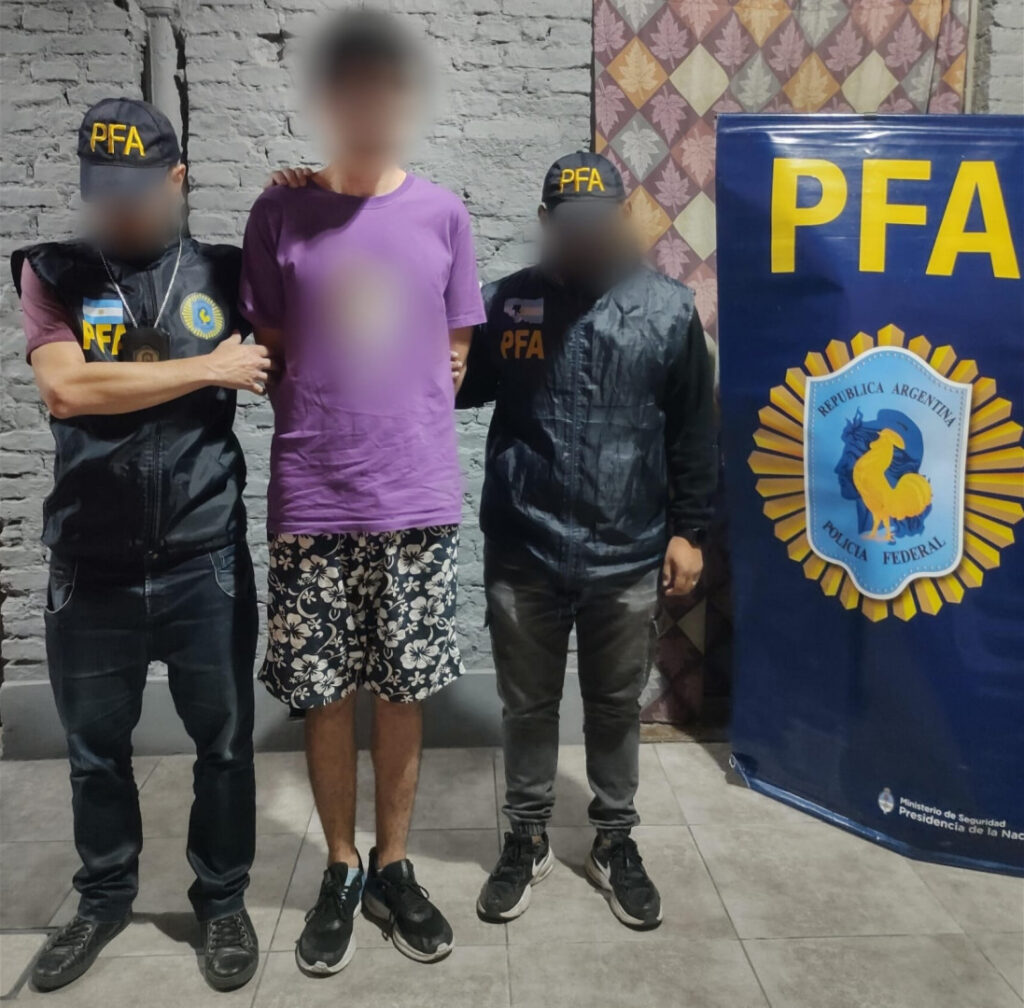 Detuvieron en Chacarita a un joven por una discusión en redes sociales: lo acusan de amenazar a Milei y tener “un pensamiento ideológico comunista”