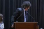 Villa Devoto: Javier Milei bromeó que los dos estudiantes se desmayaron porque habló de los zurdos