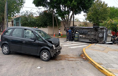 Dos heridos por choque y vuelco de una ambulancia en Lugano