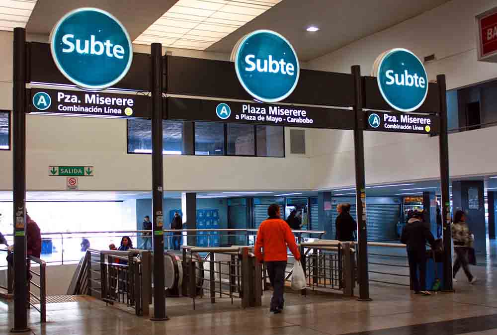 Balvanera: estudiantes convocan a un “molinetazo artístico” en la estación Plaza Miserere de la Línea A contra el aumento en el boleto de subte