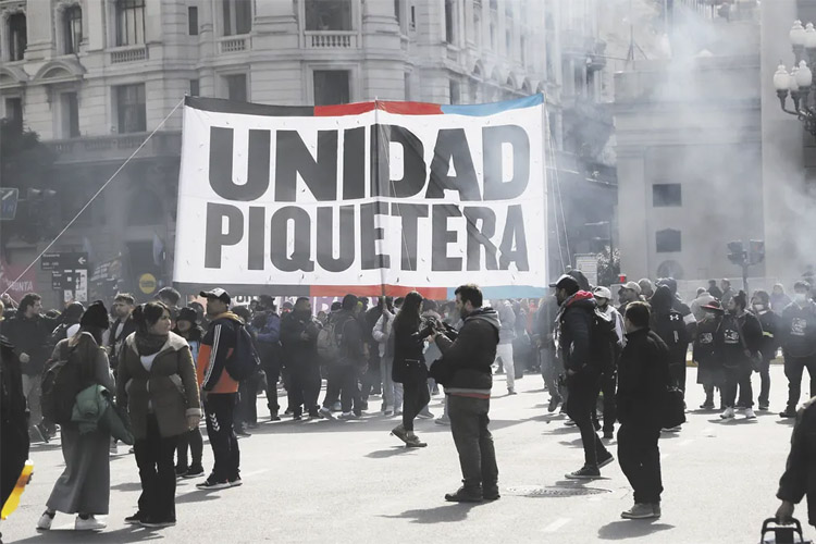 Jornada de protesta piquetera con más de 500 cortes en todo el país