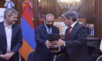 El canciller armenio Ararat Mirzoyan fue declarado Huésped de Honor