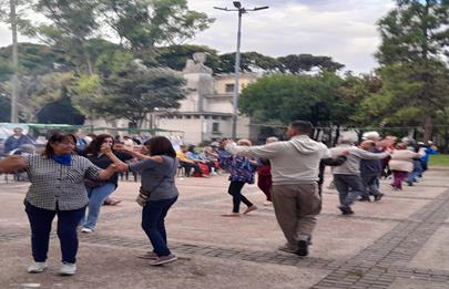Peña de otoño en el Parque Avellaneda
