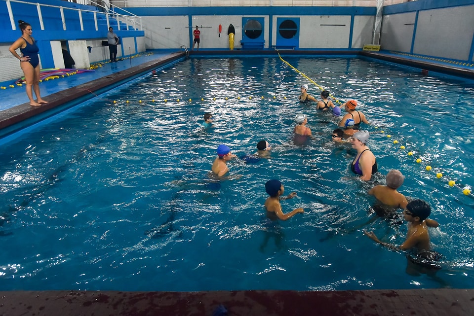 Reabrió la pileta del Polideportivo Parque Chacabuco