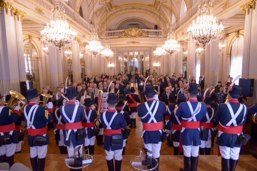 El Proyecto Humanitario Malvinas en el Salón Dorado de la Legislatura porteña