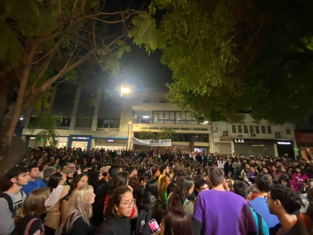 Balvanera: nueva manifestación en defensa de la Facultad de Psicología de la UBA