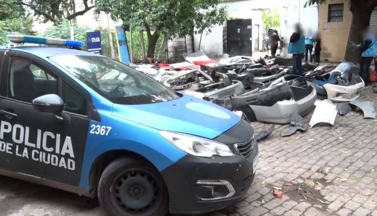 Clausuran un taller mecánico y secuestran autopartes en Belgrano