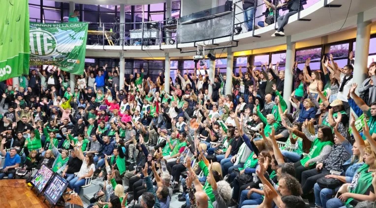 ATE resolvió un paro nacional activo para el viernes, una protesta frente a Economía y un festival en el CCK