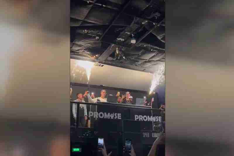 Similar a Cromañón: dos DJ prendieron fuego bengalas y quemaron parte del techo en un boliche en Burzaco