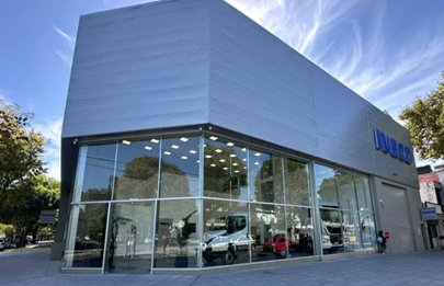Inauguran nueva concesionaria Iveco y Navicam en Mataderos