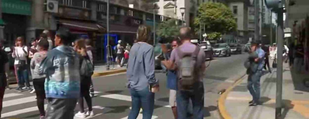 Balvanera: protesta de manteros en Perón y Larrea