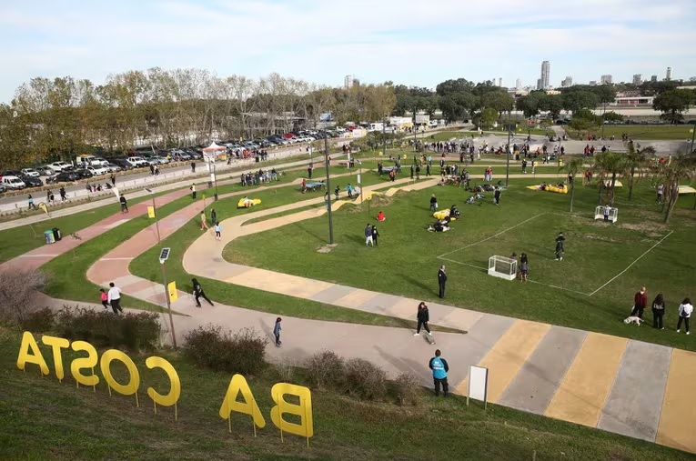 Costanera Norte: por la presunta presencia de un puma, evacuaron el Parque del Vega frente al Aeroparque