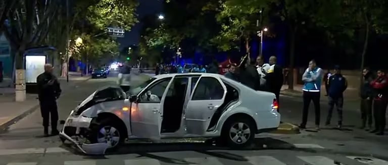 Barracas: en plena fuga murió un ladrón que robó un auto y fue baleado por la policía, su cómplice adolescente fue hospitalizado