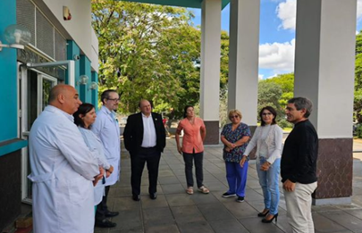 Fernán Quirós de visita por el hospital Santojanni