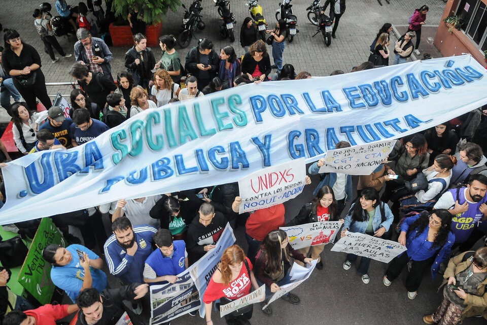 En medio de protestas estudiantiles, el Gobierno nacional dijo que no enviará fondos extra por la suba de tarifas