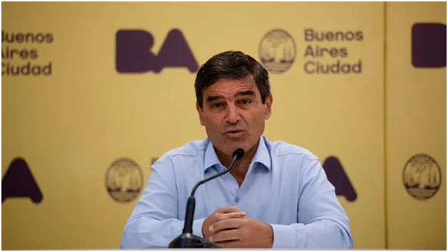 Dengue: la receta para hacer repelente casero propuesta por el ministro porteño Germán Quirós.