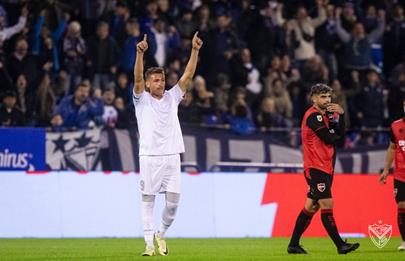 Vélez volvió al triunfo en Liniers
