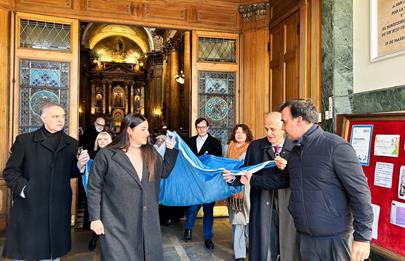 Gran festejo patrio en Flores