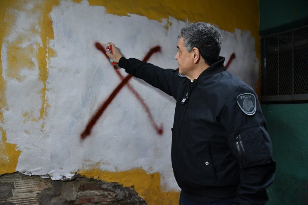 Retiro: el GCBA cerró dos búnkeres de droga en el Barrio 31