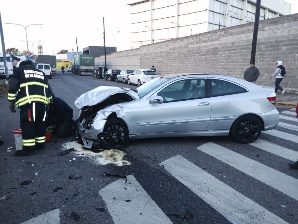 Villa Soldati: chocaron dos autos y hubo tres hospitalizados