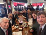 Guillermo Francos, nuevo jefe de Gabinete de Milei, reunió a los ministros en un café frente a Plaza de Mayo
