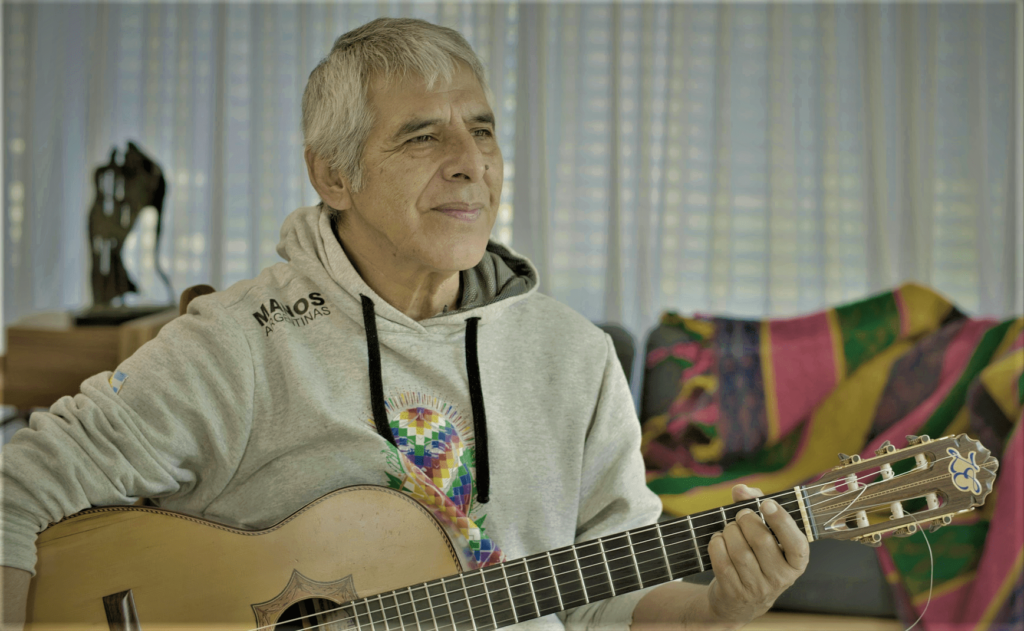 Peteco Carabajal presenta el film “Salidos de la Salamanca, un viaje hacia la chacarera”, de Josefina Zavalía Ábalos