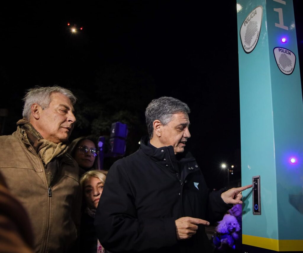 La Ciudad ilumina parques y plazas e instala los primeros tótems de seguridad