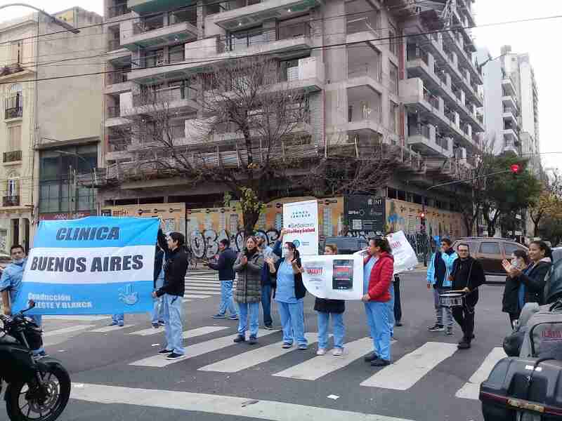 Abasto: protestas en Gallo y Corrientes por el paro de tres días en Sanidad