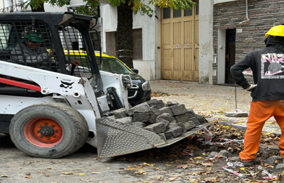 Reemplazo de adoquinado por pavimento en Flores