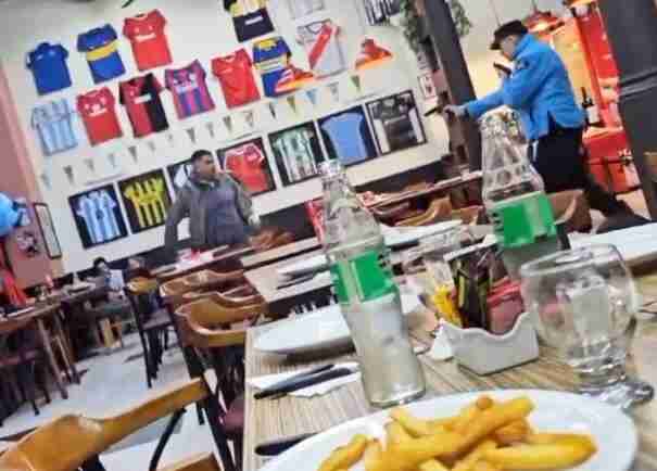Congreso: un policía mató a un hombre que lo amenazaba con un cuchillo dentro de un bodegón