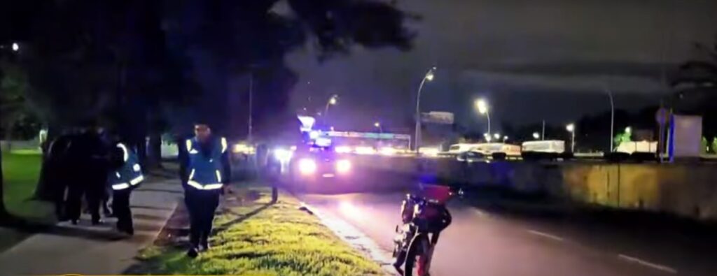 Un colectivo atropelló a un ciclista en la colectora de la General Paz: fue trasladado al Pirovano