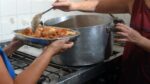 Casanello ordenó que Capital Humano entregue los alimentos que tiene a los comedores y Adorni aseguró que “la Justicia no se puede entrometer en la política pública”