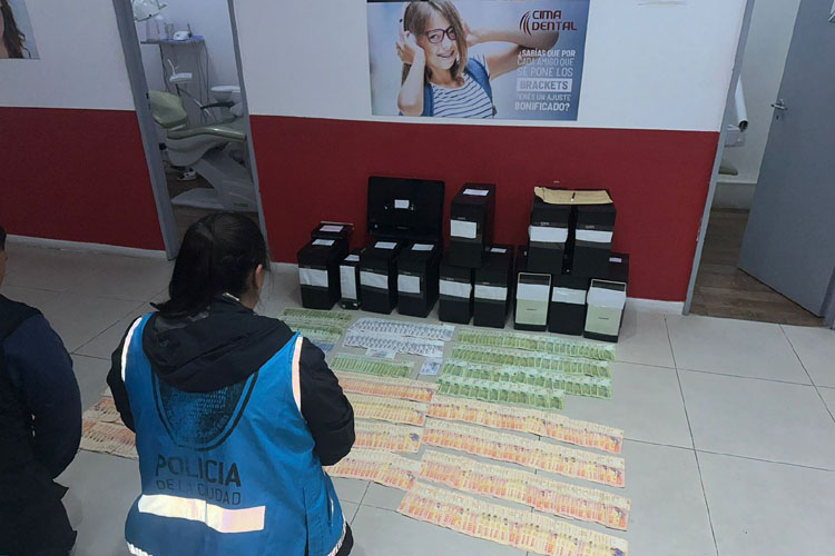 Clausuran consultorios odontológicos por falta de títulos habilitantes