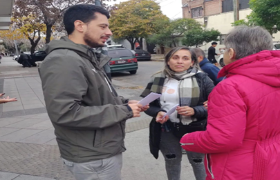  Comuneros dialogaron con los vecinos que se oponen a cárceles en la comuna 8